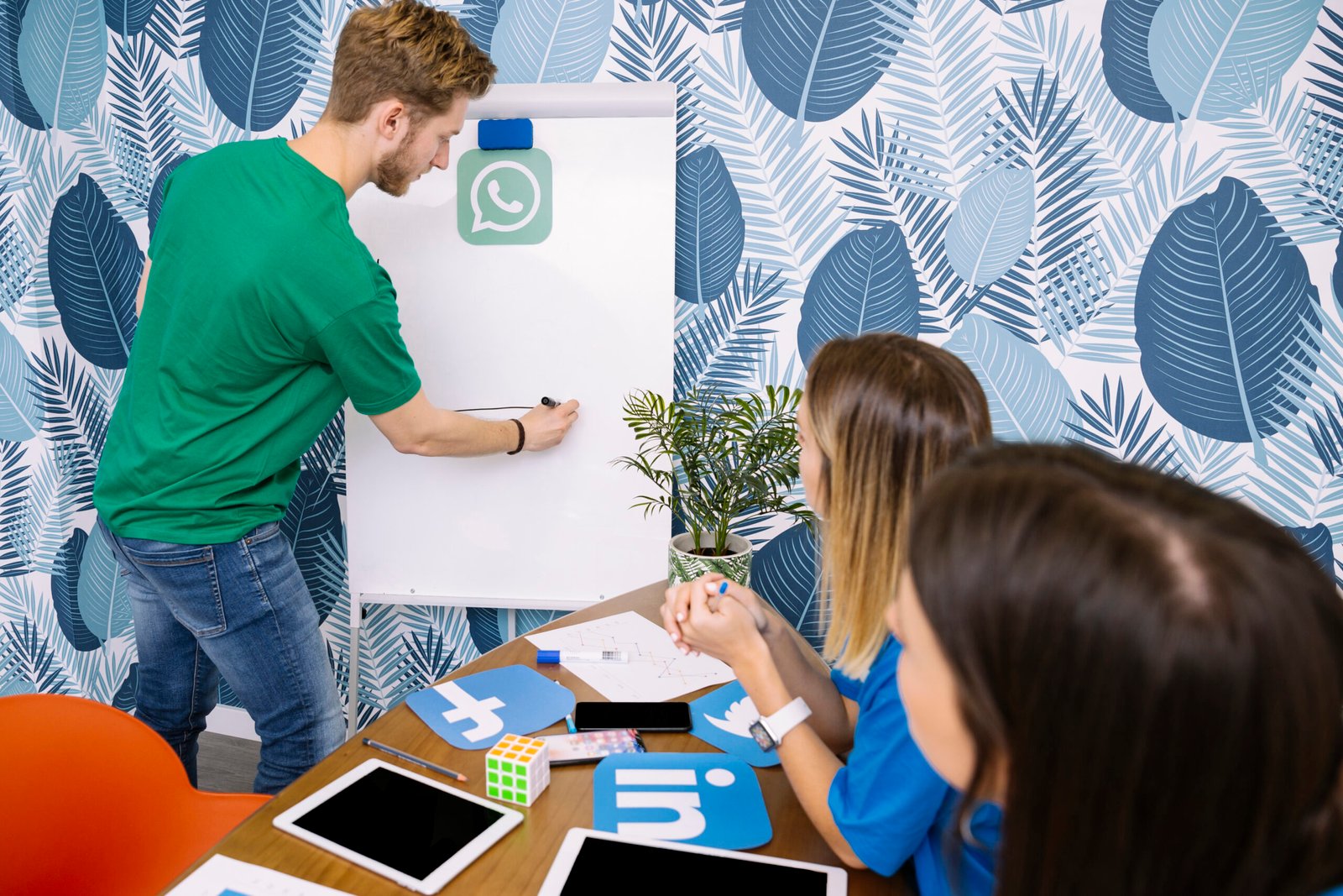 Read more about the article WhatsApp Marketing for Salons: Build Client Loyalty on Autopilot  
